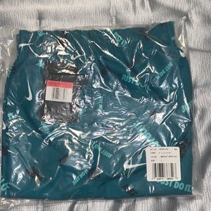 New never worn Nike swim shorts